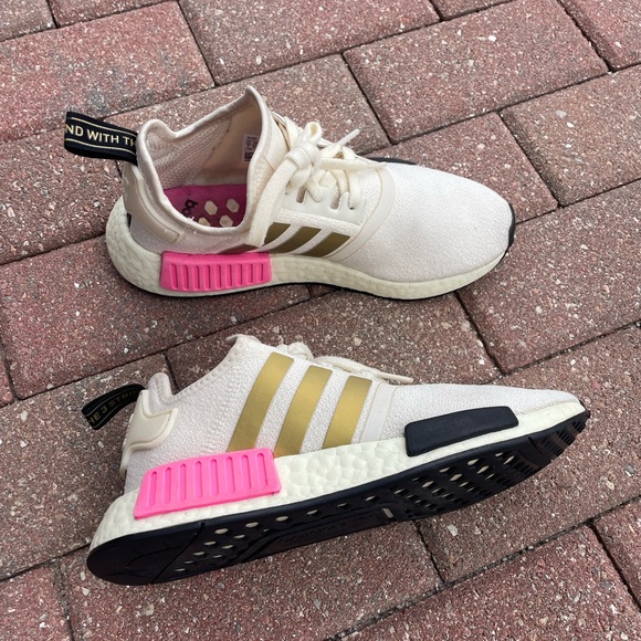 Adidas Originals NMD R1 Cream Screaming Pink Sneakers Size 7 - Picture 7 of 12